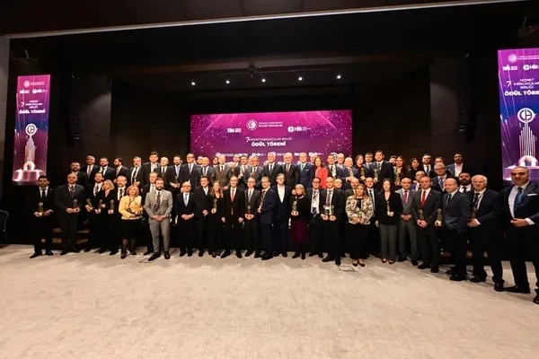 Bakan Bolat: Bu yıl hizmet ihracatı 121 milyar doları aşacak